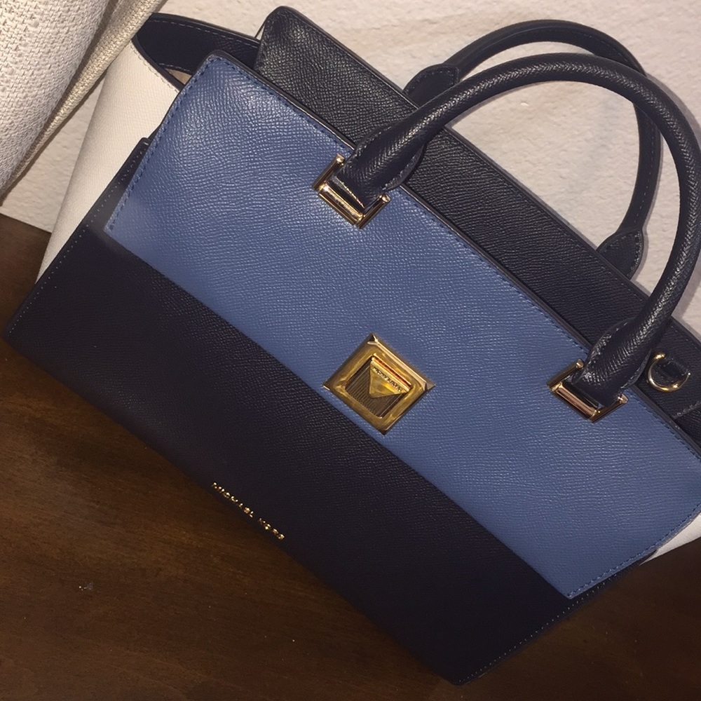 Michael Kors 🔥🔥🔥🔥🔥 NEW